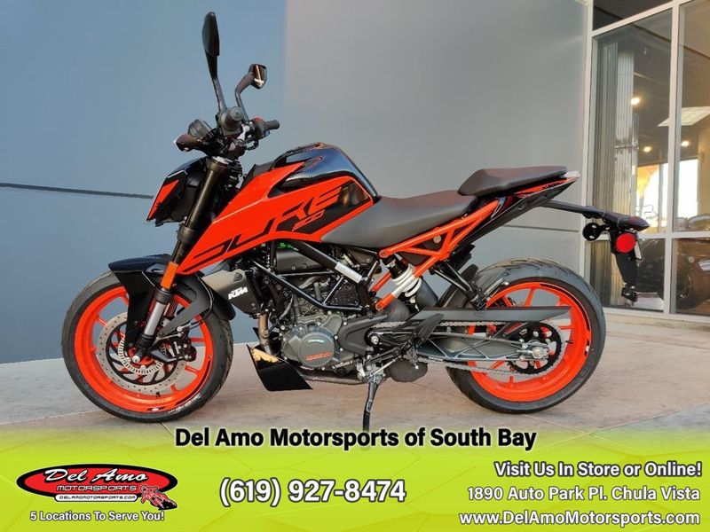 2023 KTM 200 DUKE  in a ORANGE exterior color. Del Amo Motorsports of South Bay (619) 547-1937 delamomotorsports.com 