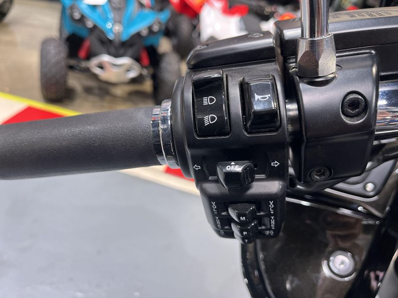 New 2025 Kawasaki VULCAN 1700 VAQUERO ABS Image 11