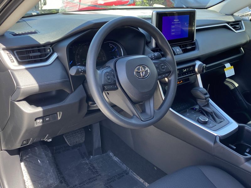 New 2025 Toyota RAV4 Hybrid LEImage 13