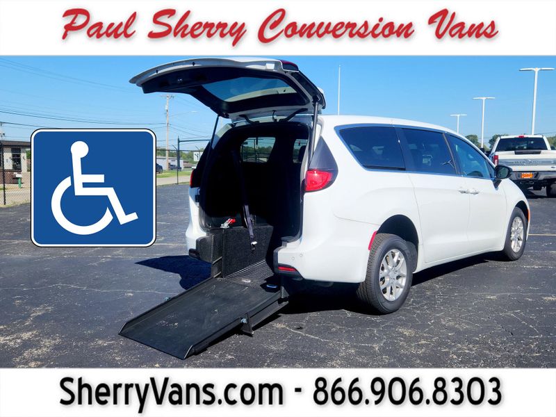 New 2026 Chrysler Voyager Lx