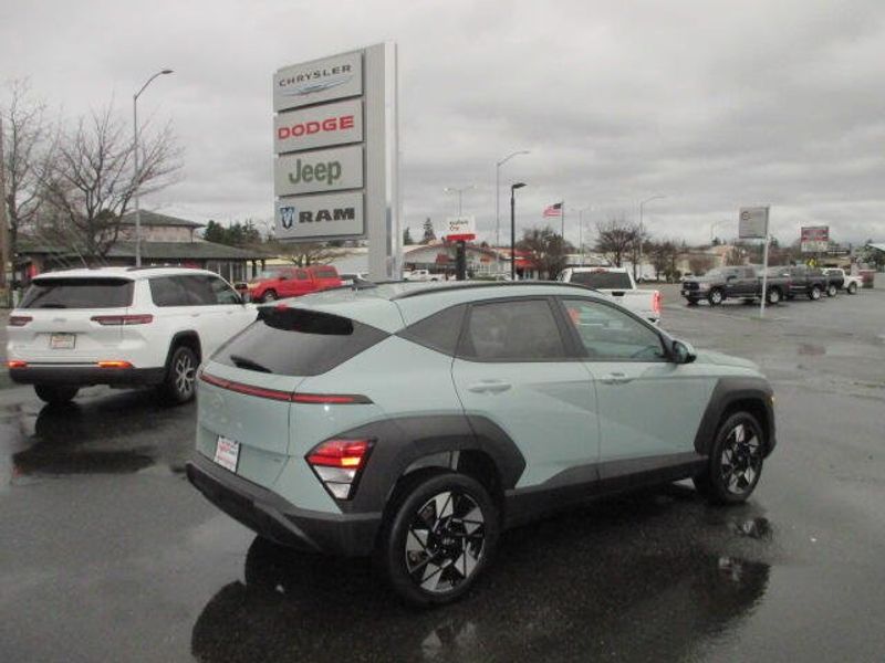 Used 2024 Hyundai Kona SELImage 6