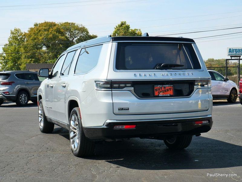 2023 Jeep Grand Wagoneer L II photo 12