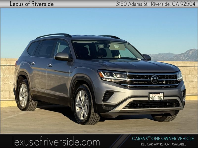 Used 2022 Volkswagen Atlas 2.0T SE w/TechnologyImage 1