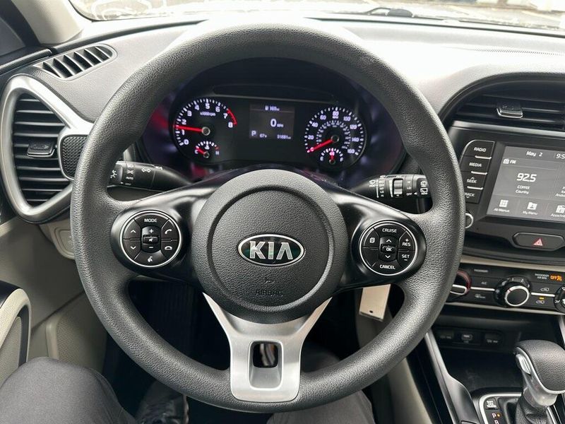 2021 Kia Soul LX photo 2