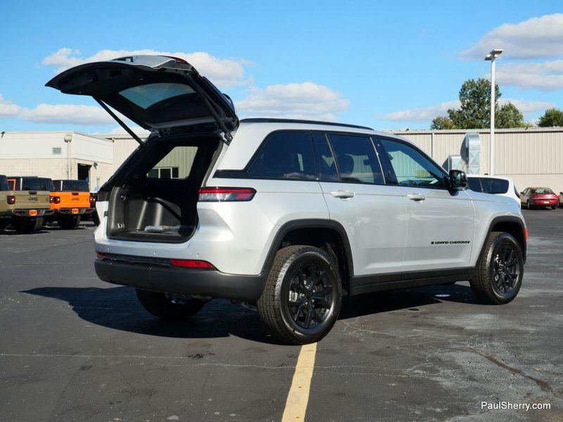 New 2025 Jeep Grand Cherokee Altitude X 4x4
