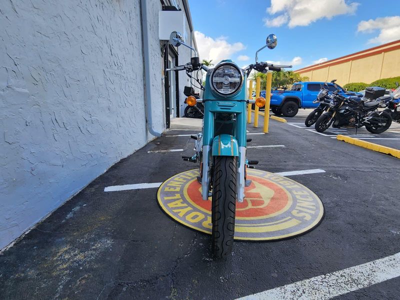 New 2026 Royal Enfield CLASSIC 650 Image 2