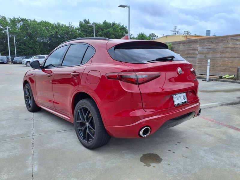 2021 Alfa Romeo Stelvio SprintImage 2