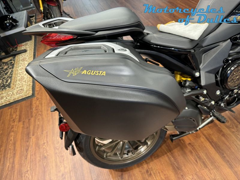 2023 MV Agusta Turismo Veloce Lusso SCS Image 12