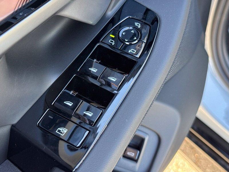 New 2027 BMW 5 Series 540i xDriveImage 15