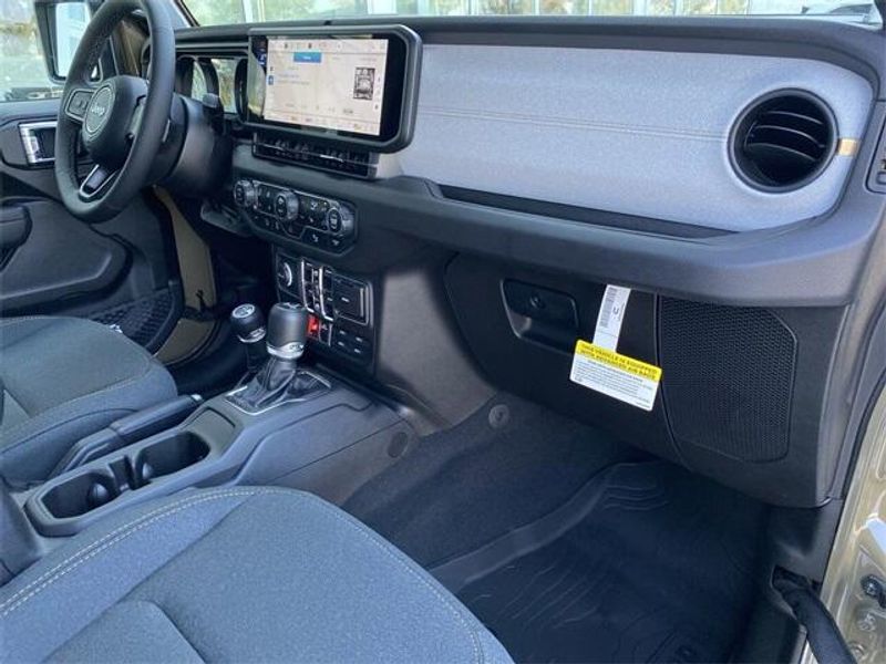 2025 Jeep Wrangler 4-door WillysImage 13