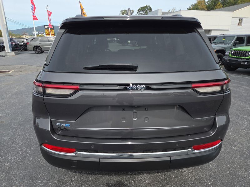 2023 Jeep Grand Cherokee Base photo 4