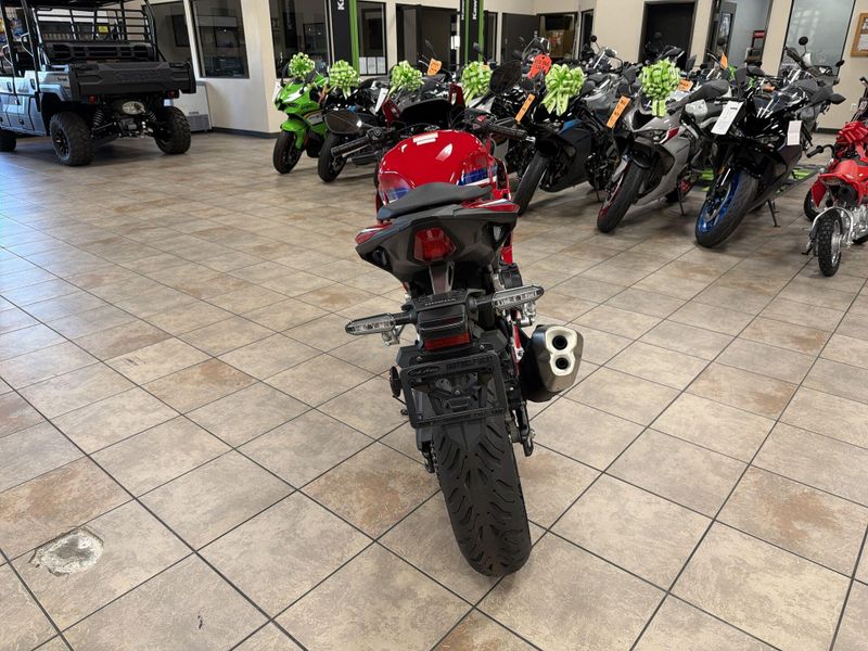 Used 2025 Honda CBR500R Image 16