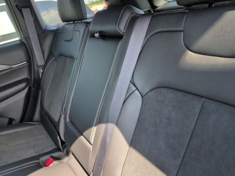 2025 Jeep Grand Cherokee Altitude X 4x2Image 31