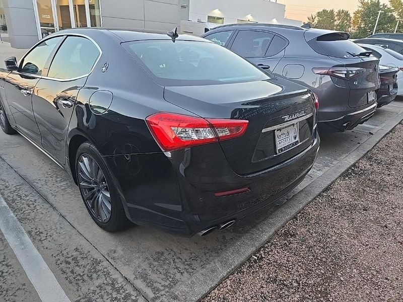 Used 2018 Maserati Ghibli Image 4