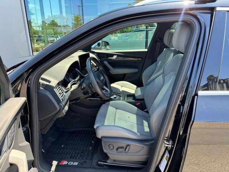 2022 Audi SQ5 Premium