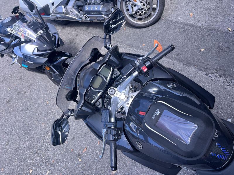 Used 2015 Yamaha FJR1300 Image 11