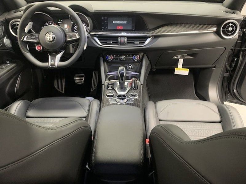 2023 Alfa Romeo Stelvio Quadrifoglio AwdImage 4