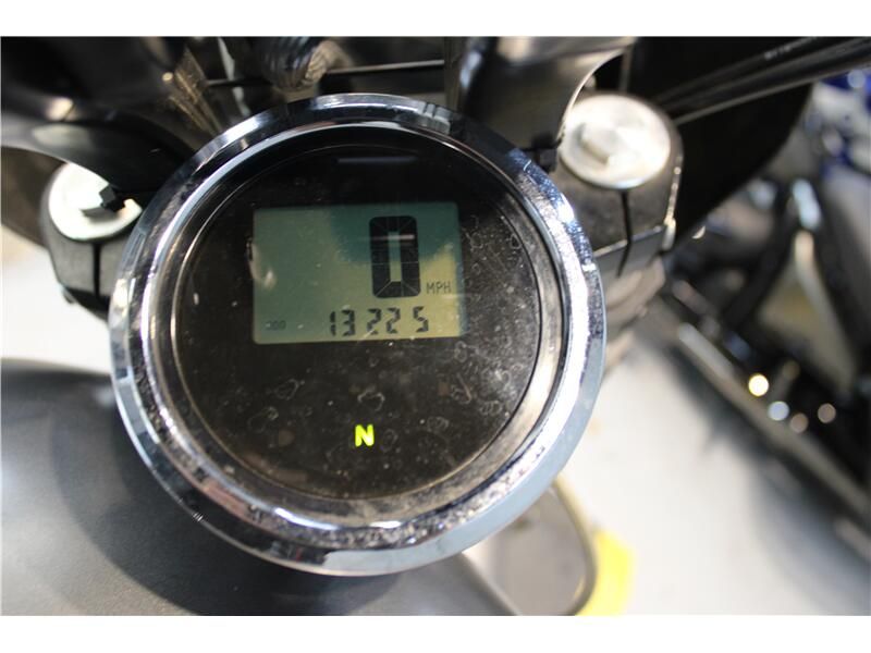 Used 2014 Yamaha Bolt Image 5