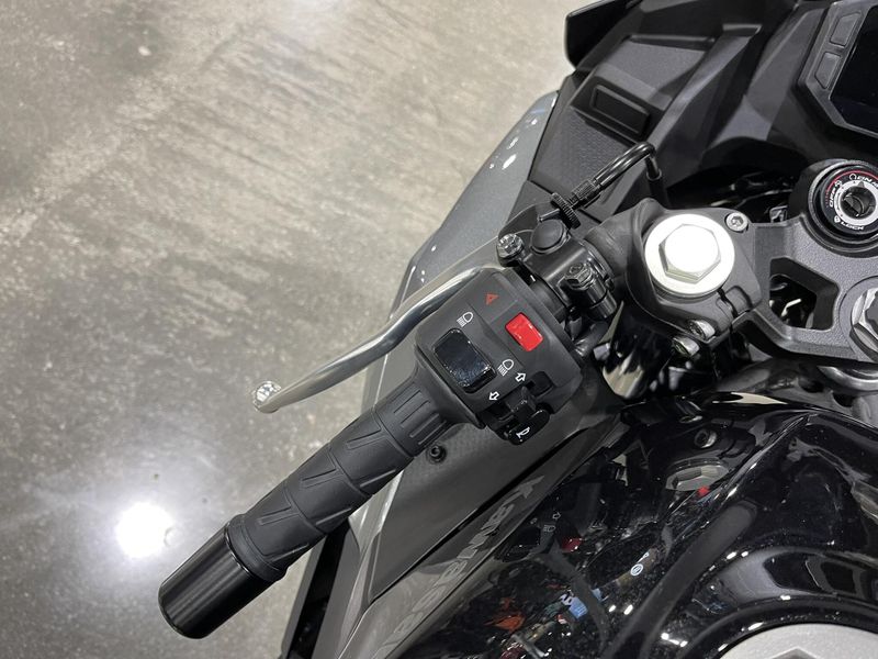 2025 Kawasaki NINJA 500 ABS Image 12
