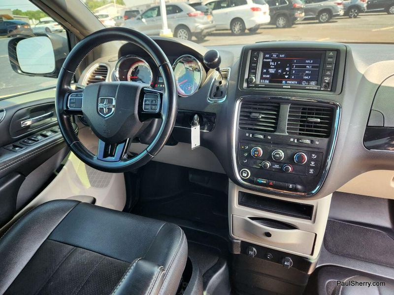Used 2019 Dodge Grand Caravan SXTImage 51