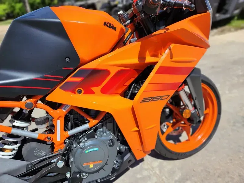 2024 KTM RC 390 ORANGEImage 8