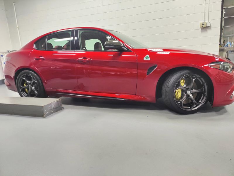 Used 2024 Alfa Romeo Giulia Quadrifoglio Carbon w/Activ Asst PlusImage 3