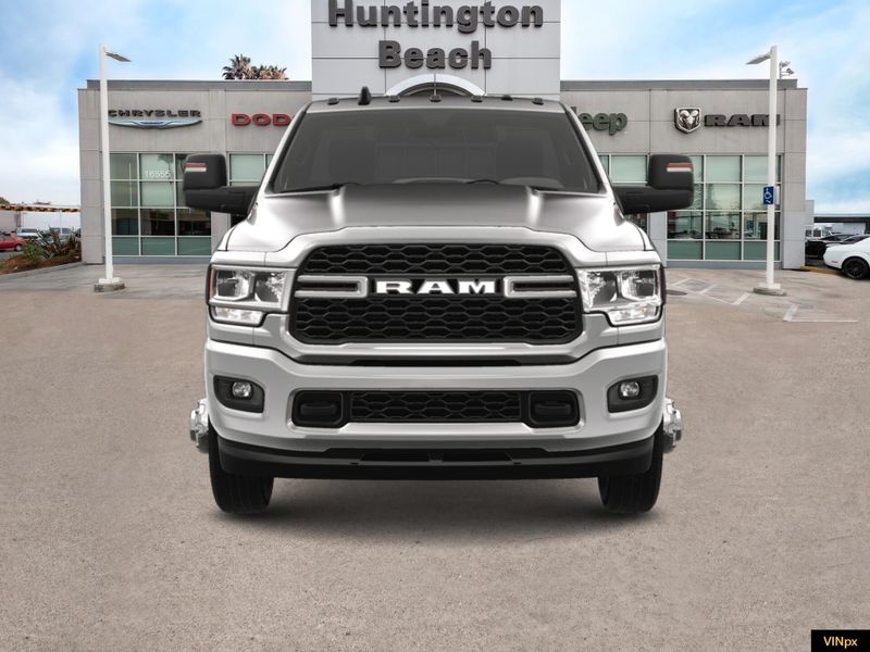 2023 RAM 3500 Chassis Cab Tradesman/SLTImage 10