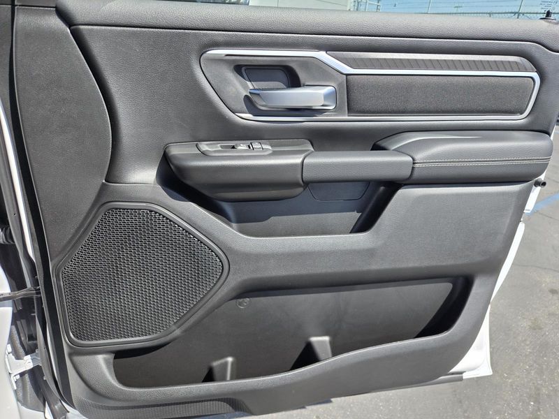 New 2026 RAM 1500 Big Horn Crew Cab 4x2 5'7' Box