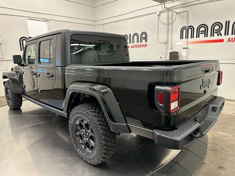 2023 Jeep Gladiator Willys 4x4 in a Black Clear Coat exterior color and Blackinterior. Marina Chrysler Dodge Jeep RAM (855) 616-8084 marinadodgeny.com 