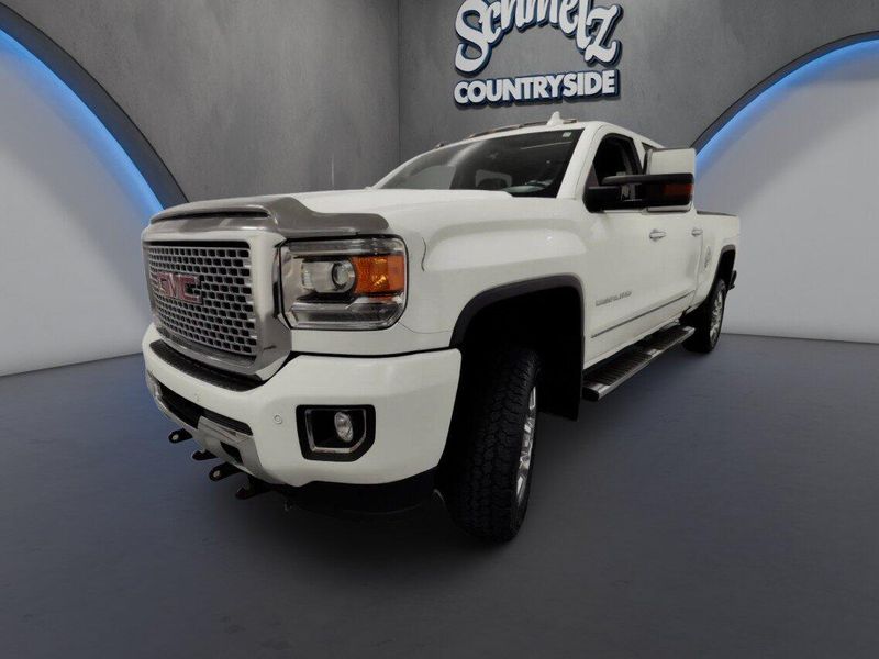 Used 2016 GMC Sierra 2500HD Denali Z71 4x4 Crew Cab w/SunroofImage 4