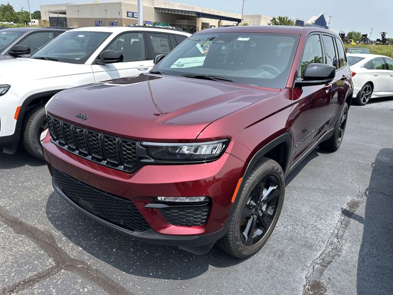 New 2025 Jeep Grand Cherokee Limited 4x4Image 1
