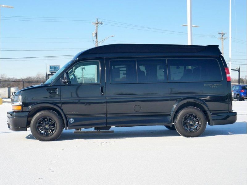 2019 Chevrolet Express 2500 Image 11