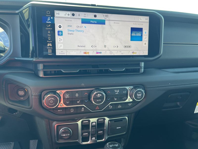 New 2026 Jeep Wrangler 4-door SaharaImage 18