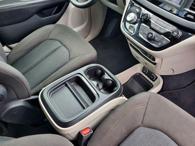 Used 2020 Chrysler Pacifica TouringImage 20