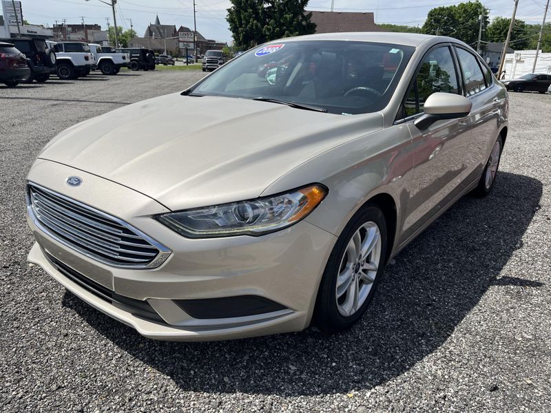 2018 Ford Fusion SEImage 4
