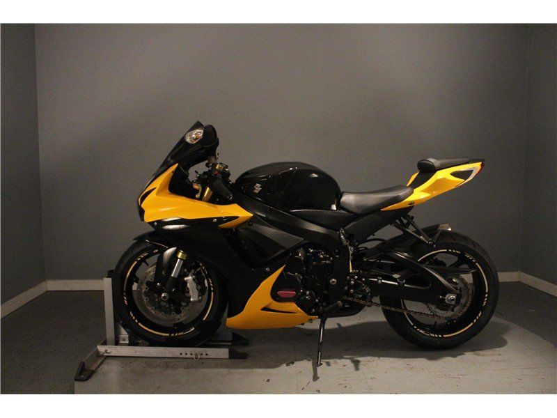 2017 Suzuki GSX-RImage 7