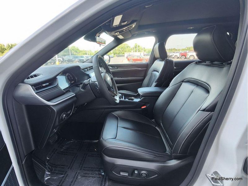 New 2026 Jeep Grand Cherokee L Limited 4x4