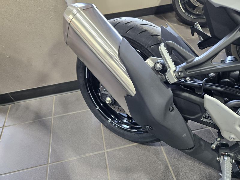 Used 2025 Kawasaki Ninja ZX4RR ABS Image 14