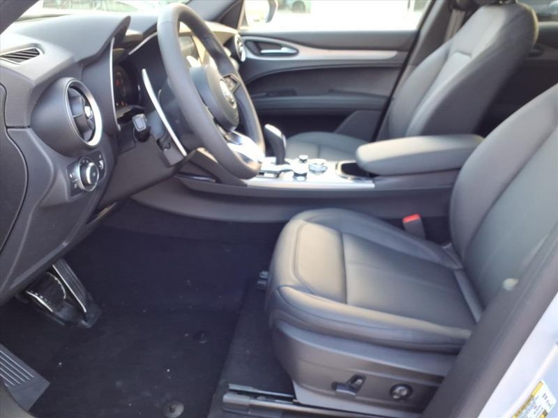 New 2025 Alfa Romeo Stelvio AwdImage 14
