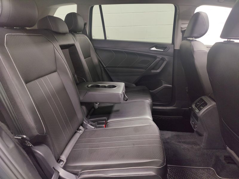 Used 2022 Volkswagen Tiguan SE AWD w/SunroofImage 17