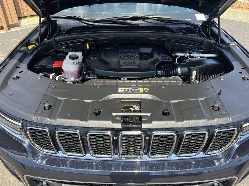 Used 2023 Jeep Grand Cherokee L OverlandImage 32