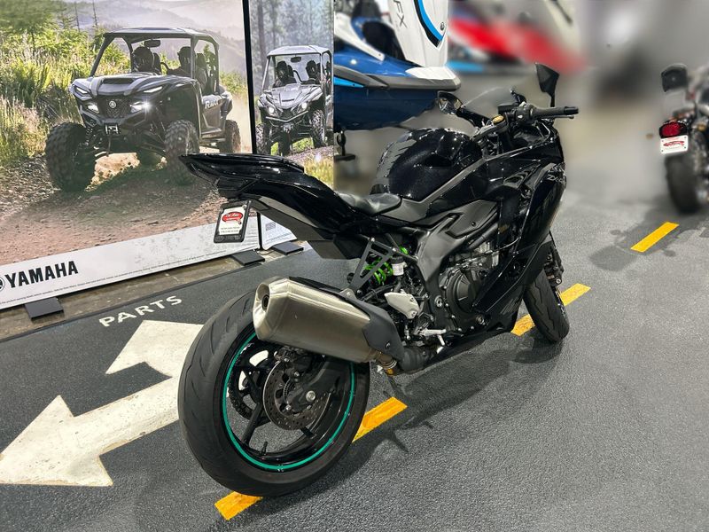 Used 2024 Kawasaki NINJA ZX-4RR Image 14