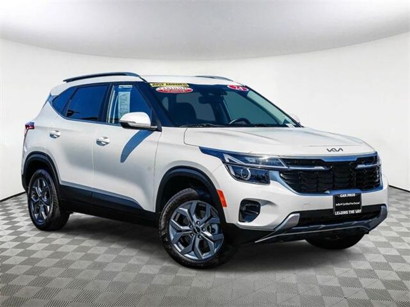 Used 2024 Kia Seltos SImage 2