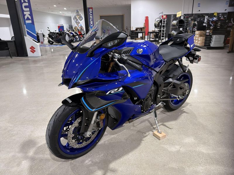 New 2026 Yamaha YZF-R1 Image 13