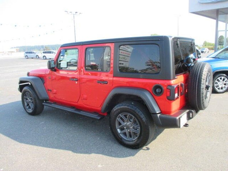 Used 2024 Jeep Wrangler Sport SImage 11