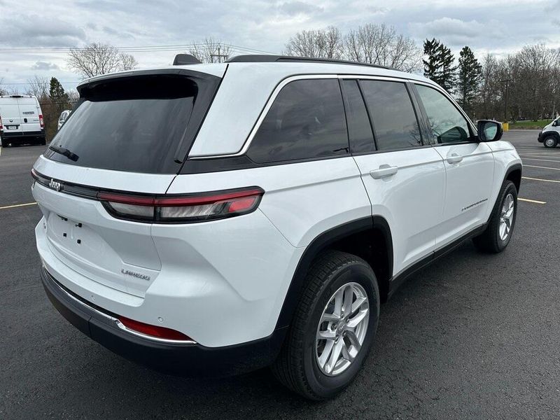 2025 Jeep Grand Cherokee Laredo X 4x4Image 8