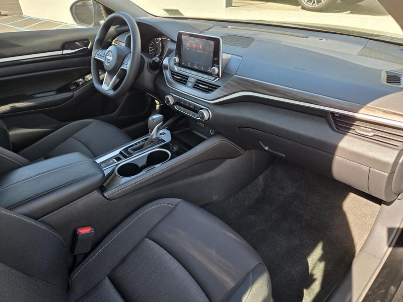 Used 2023 Nissan Altima 2.5 SV AWD Sedan