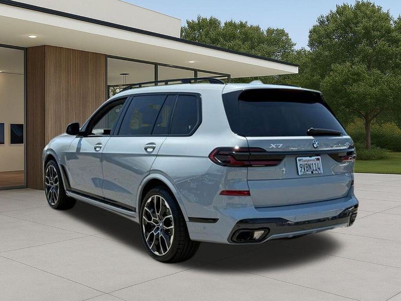 Used 2026 BMW X7 xDrive40iImage 11