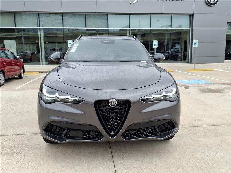 New 2025 Alfa Romeo Stelvio AwdImage 4