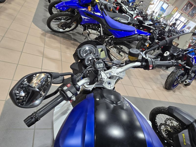USED 2015 BMW F800R Image 8